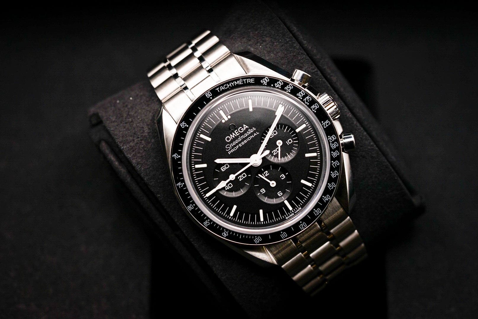 Omega Speedmaster Professional Moonwatch Co-Axial Master Chronometer  . 42mm - Luxury Watches | Buy Genuine Brands Rolex Omega  IWC | Zaeger