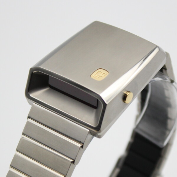 Girard Perregaux Casquette 2.0 Quartz Titanium/18k Yellow Gold 39800-21-3199-6CM - Image 2