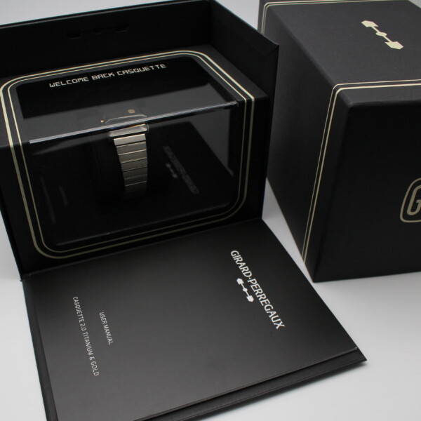 Girard Perregaux Casquette 2.0 Quartz Titanium/18k Yellow Gold 39800-21-3199-6CM - Image 8