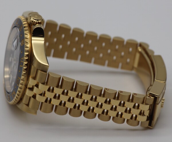 Rolex GMT-Master II Black/Grey Bezel 18k Yellow Gold Jubilee Bracelet 126718GRNR - Image 4