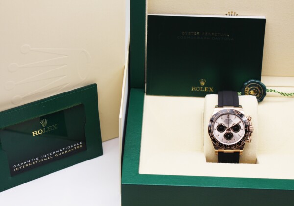Rolex Cosmograph Daytona Everose Gold 40mm Sundust Dial 126515LN - Image 8