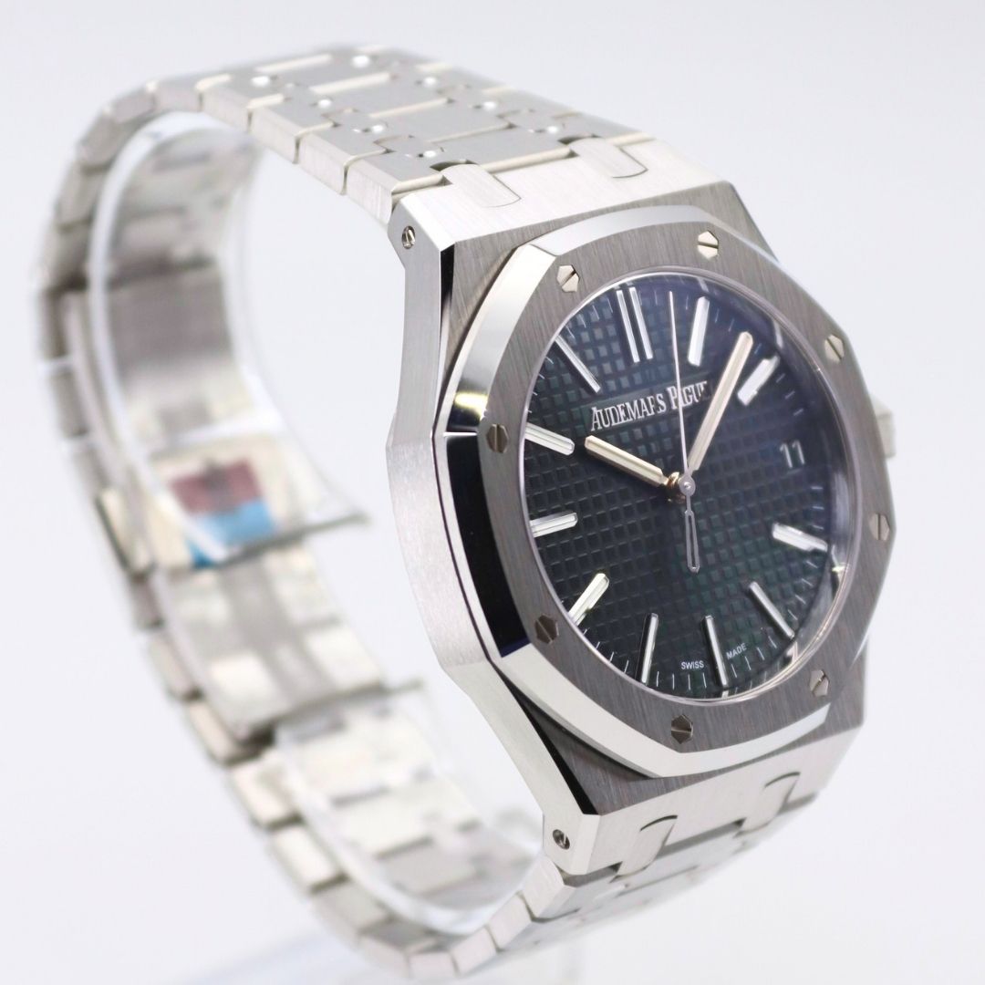 Audemars Piguet Royal Oak Selfwinding 41 mm Stainless Steel Khaki Green Dial 15510ST.OO.1320ST.09 - Image 3