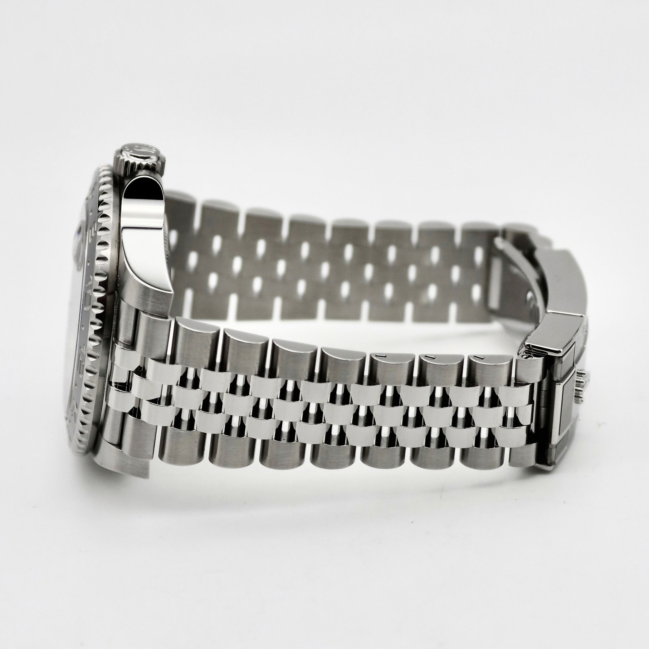 Rolex GMT-Master II 40mm Black and Grey Bezel Jubilee Bracelet Stainless Steel 126710GRNR - Image 4