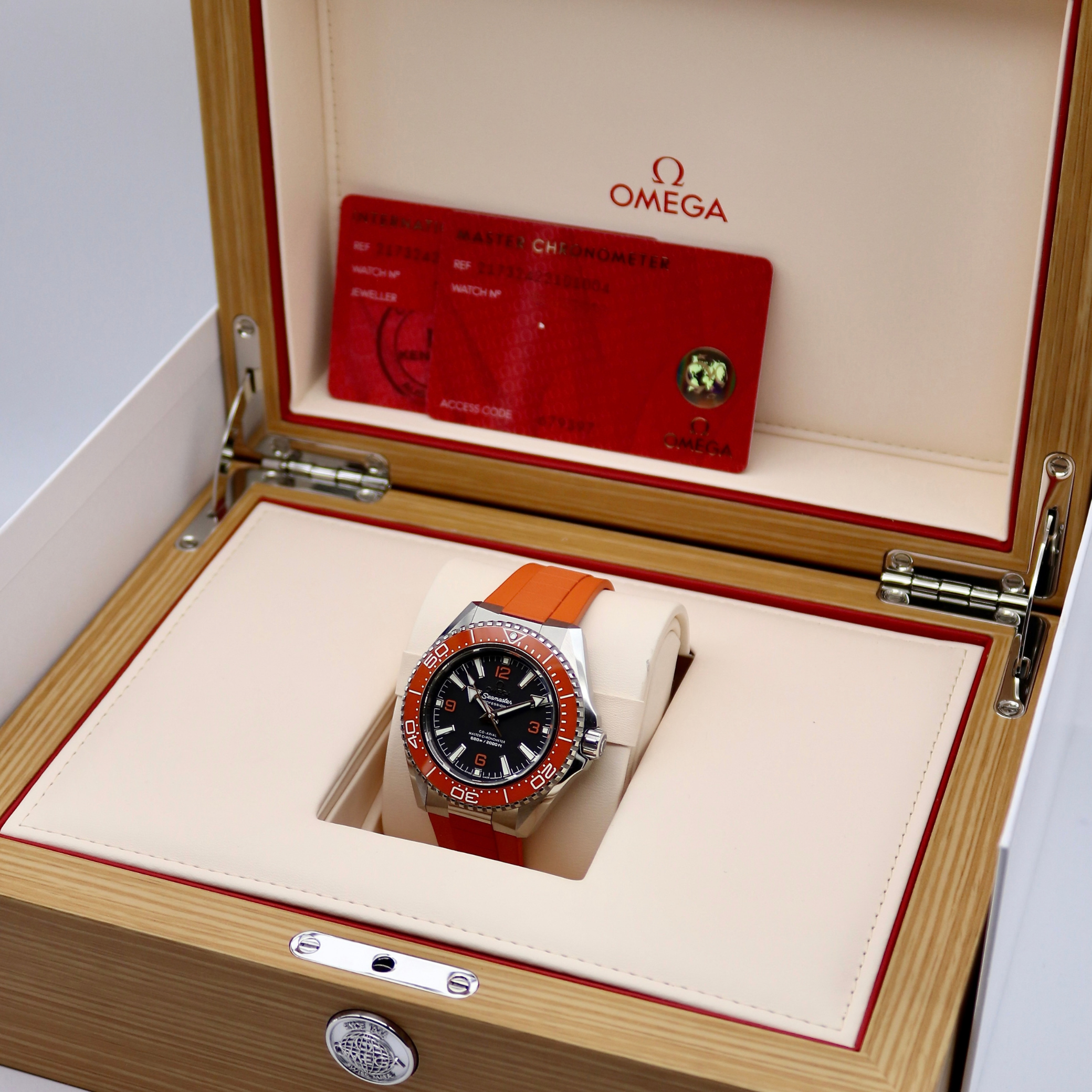 Omega Seamaster Planet Ocean 600M 42mm Black Dial Stainless Steel Rubber Strap 217.32.42.21.01.004 - Image 6