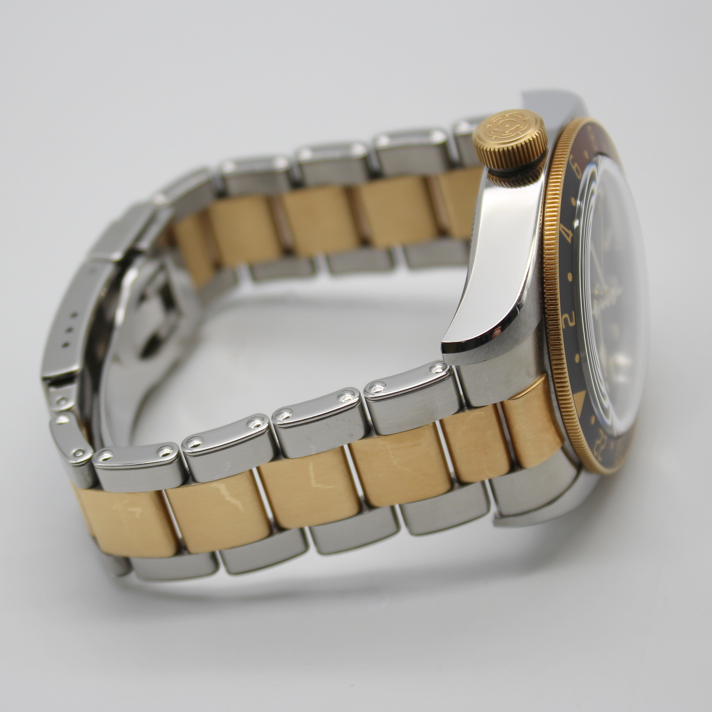 Tudor Black Bay GMT S&G 41mm Black Dial Yellow Gold/Stainless Steel 79833MN - Image 5