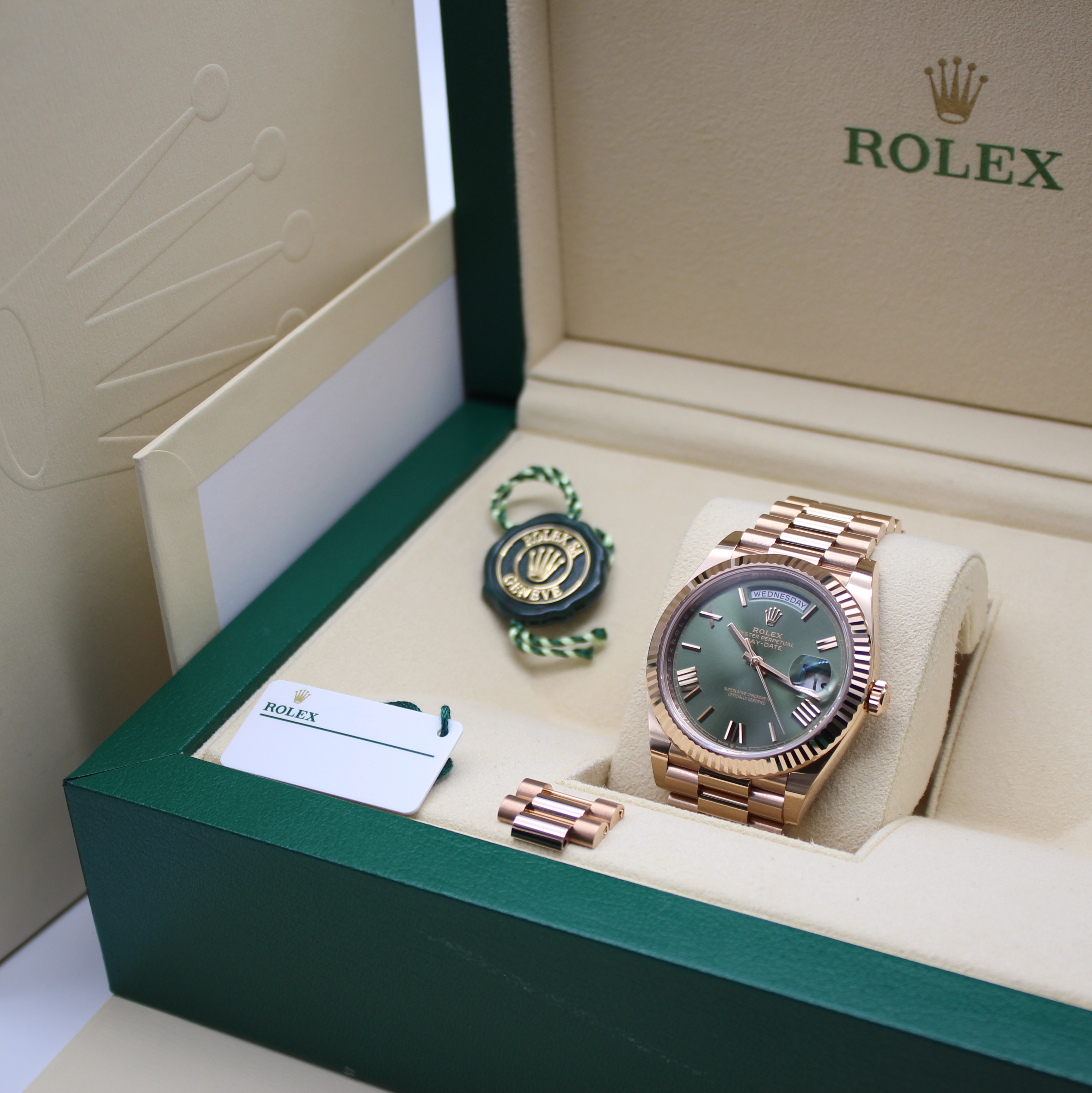 Rolex Day-Date 40mm Olive Green Roman Dial 18k Rose Gold 228235 - Image 7